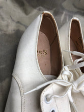Load image into Gallery viewer, Genuine British Army Women's White Summer Shoes - WW2 Pattern - Size UK 6 M - The Militaria Shop