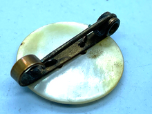 Load image into Gallery viewer, Original WW1 / WW2 British Army Royal Berkshire Regiment Sweetheart Brooch - The Militaria Shop