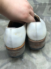 Load image into Gallery viewer, Genuine British Army Women's White Summer Shoes - WW2 Pattern - Size UK 5 L - The Militaria Shop