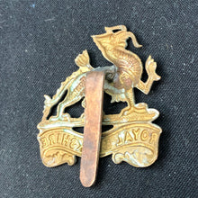 Load image into Gallery viewer, Genuine WW2 British Army Brass Cap Badge - Royal Berkshire Regiment - The Militaria Shop