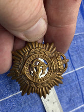 Load image into Gallery viewer, Original WW1 British Army - Army Service Corps Brooched Cap Badge - The Militaria Shop