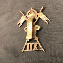 Charger l'image dans la galerie, Original British Army Cap/Beret Badge - 12th Lancers - The Militaria Shop