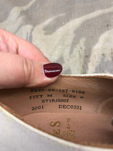 Load image into Gallery viewer, Genuine British Army Women's White Summer Shoes - WW2 Pattern - Size UK 6M - The Militaria Shop