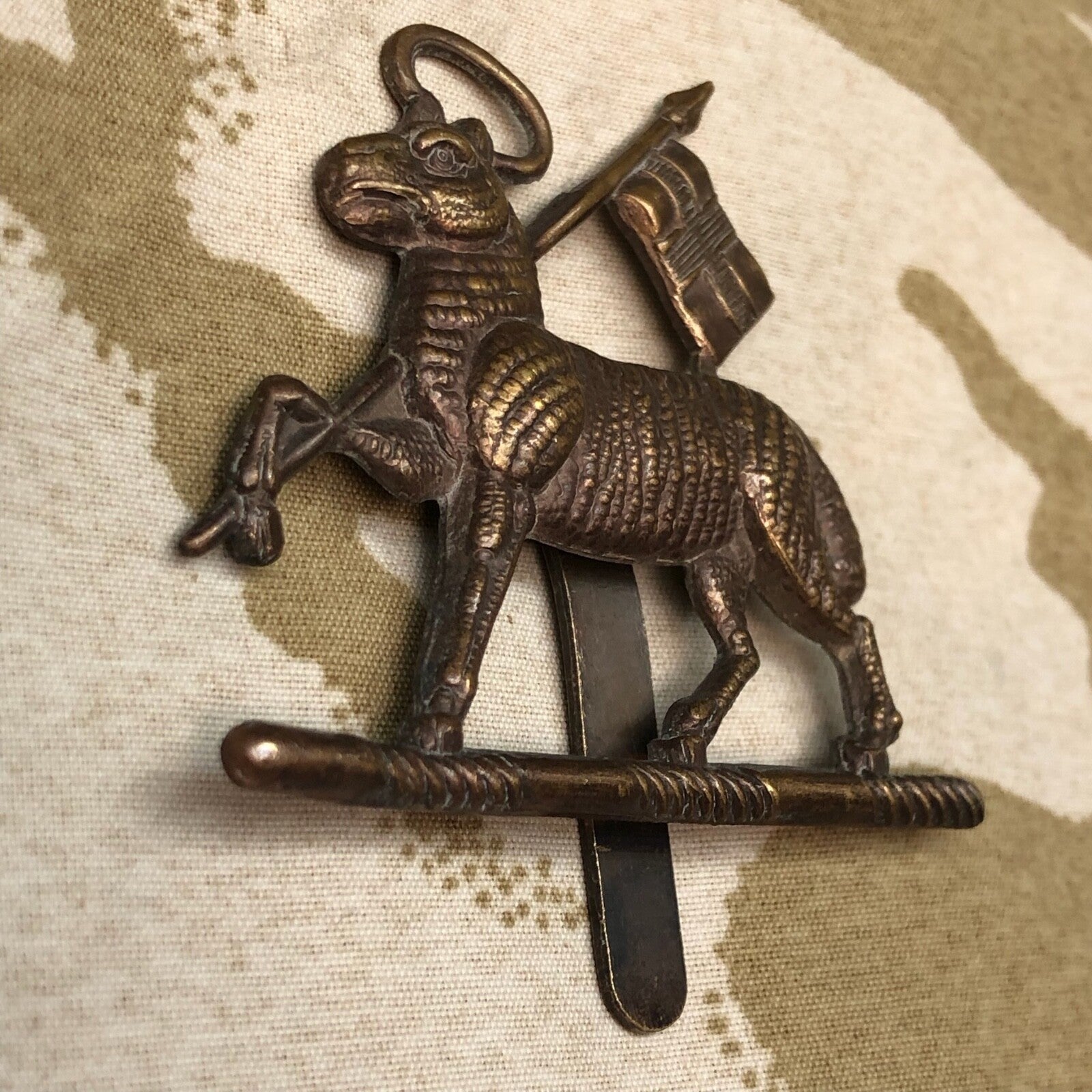 Original British Army WW1 / WW2 Queen's Royal West Surrey Regiment Cap Badge - The Militaria Shop