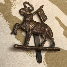 Charger l'image dans la galerie, Original British Army WW1 / WW2 Queen's Royal West Surrey Regiment Cap Badge - The Militaria Shop