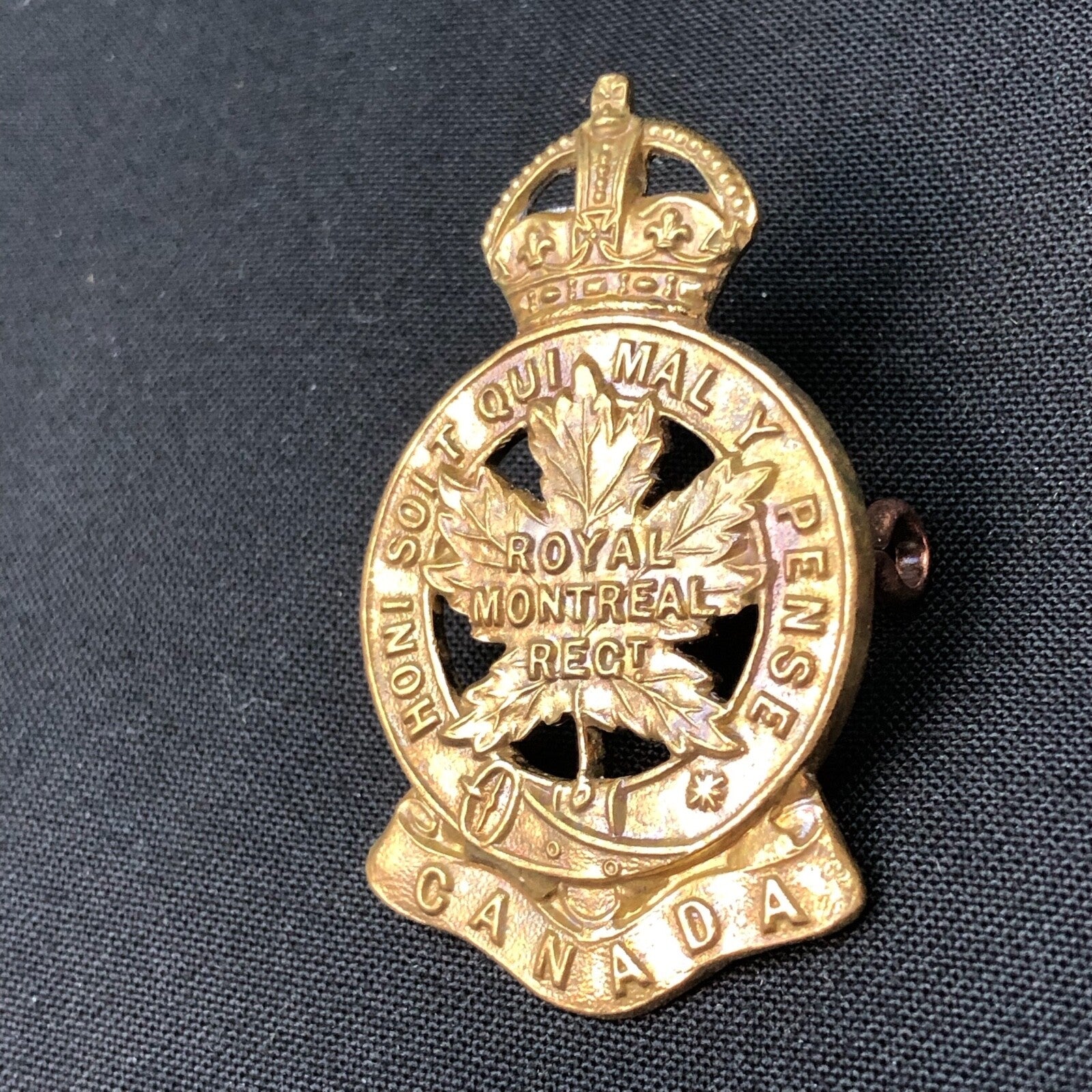 Original British Army WW1 / WW2 Royal Montreal Regiment Cap Badge - The Militaria Shop