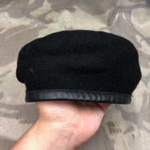 Lade das Bild in den Galerie-Viewer, Genuine British Army Forces Beret - RTR Royal Tank Regiment - Size 56 - The Militaria Shop