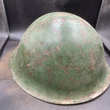 Lade das Bild in den Galerie-Viewer, Original WW2 British/Canadian Army Mk3 Turtle Combat Helmet - The Militaria Shop