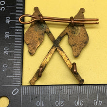 Load image into Gallery viewer, Original WW2 British Army Brass Signallers Flag Sleeve Badge - The Militaria Shop