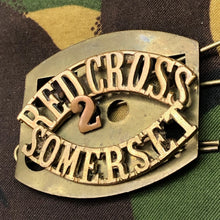 Lade das Bild in den Galerie-Viewer, Original WW1 British Army Red Cross Shoulder Title - Somerset - The Militaria Shop