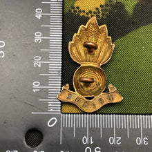 Charger l'image dans la galerie, Original WW2 British Army Collar Badge - Royal Artillery - The Militaria Shop