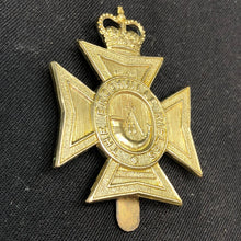 Charger l'image dans la galerie, Genuine Canadian Army Cap Badge - Brockville Rifles - The Militaria Shop