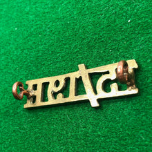 Lade das Bild in den Galerie-Viewer, Original WW2 British Army Brass Shoulder Title - 15th/19th Hussars - The Militaria Shop