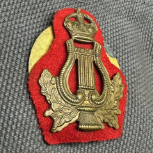 Load image into Gallery viewer, Original WW1 British Army Cap Badge - Musicians and Bandsmen - The Militaria Shop