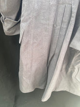 Charger l'image dans la galerie, Genuine British Army Surplus Household Guards Greatcoat Overcoat Size 188/100 - The Militaria Shop