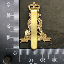 Load image into Gallery viewer, Original British Army Cap/Beret Badge - Labour Corps - The Militaria Shop