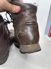 Lade das Bild in den Galerie-Viewer, British Army Surplus Brown Leather Combat Boots - ITURRI - Size UK 7 M - The Militaria Shop