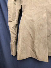 Lade das Bild in den Galerie-Viewer, Grade 1 Used British Army No.2 Dress Uniform Jacket - Size 182/92/72 - The Militaria Shop