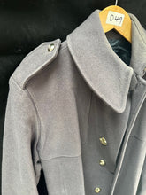 Charger l'image dans la galerie, Genuine British Army Surplus Household Guards Greatcoat Overcoat Size 182/92 - The Militaria Shop