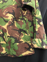 Charger l'image dans la galerie, Genuine British Army Camouflage DPM Jacket - Size 160/96 - The Militaria Shop