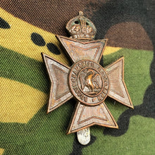 Lade das Bild in den Galerie-Viewer, Original WW1 British Cap Badge - Buckinghamshire Battalion - The Militaria Shop