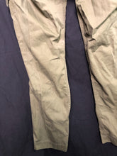 Lade das Bild in den Galerie-Viewer, Genuine British Army OD Green Lightweight Combat Trousers - Size 80/80/96 - The Militaria Shop