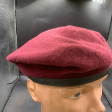 Lade das Bild in den Galerie-Viewer, Genuine British Army Airborne Forces Paratrooper Beret - Size 56 - The Militaria Shop