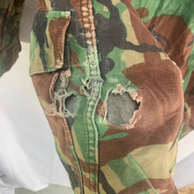 Charger l'image dans la galerie, Original British Army 68 Pattern DPM Camouflaged Smock - Size 1 - 36" Chest - The Militaria Shop