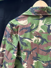 Charger l'image dans la galerie, Genuine British Army DPM Camouflaged Combat Field Jacket - Size 170/88 - The Militaria Shop