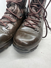 Load image into Gallery viewer, British Army Surplus Brown Leather Combat Boots - Altberg - Size UK 7 M - The Militaria Shop