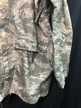 Lade das Bild in den Galerie-Viewer, US Air Force ABU Camo Orc Industries Parka Improved Rain Jacket - Medium - The Militaria Shop