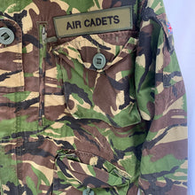 Lade das Bild in den Galerie-Viewer, British Army Grade 1 Windproof Woodland DPM Camo Combat Smock - Size 160/104 - The Militaria Shop