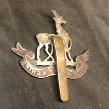 Load image into Gallery viewer, Original WW2 British Army Cap Badge - Royal Warwickshire - The Militaria Shop