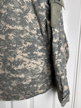 Charger l'image dans la galerie, Surplus US Army ACU Combat Uniform Jacket-Medium Regular - The Militaria Shop