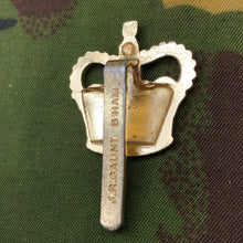 Charger l'image dans la galerie, Original British Staybrite Army Cap Badge Ministry of Defence Civilian Employee - The Militaria Shop