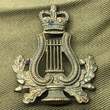 Load image into Gallery viewer, Genuine British Army Cap Badge - Musicians - The Militaria Shop