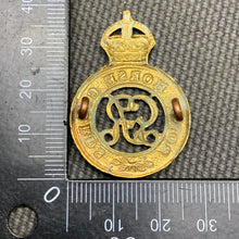 Load image into Gallery viewer, Original WW1 British Army Royal Horse Guards Cap Badge - The Militaria Shop