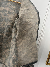 Charger l'image dans la galerie, Surplus US Army ACU Combat Uniform Jacket-Medium-Regular - The Militaria Shop