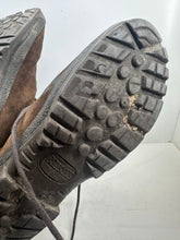 Lade das Bild in den Galerie-Viewer, British Army Surplus Brown Leather Combat Boots - Meindl - Size UK 9 M - The Militaria Shop