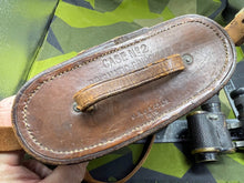 Charger l'image dans la galerie, Original Pair of British Army WW1 Dated Binoculars in Leather Case - The Militaria Shop