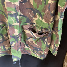 Lade das Bild in den Galerie-Viewer, Genuine British Army Surplus DPM Windproof Combat Smock - Size 180/96 - The Militaria Shop