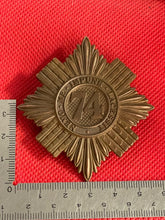 Lade das Bild in den Galerie-Viewer, Victorian British Army 74th Highland Light Infantry Cap / Glengarry Badge - The Militaria Shop