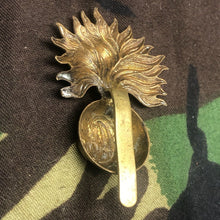 Load image into Gallery viewer, Original WW1 British Army Cap Badge - Honourable Artillery Company - The Militaria Shop