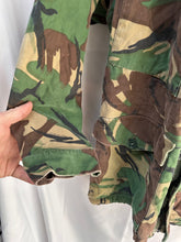 Load image into Gallery viewer, Genuine British Army Surplus DPM Camouflaged 1968 Pattern Smock - Size 36" Chest - The Militaria Shop