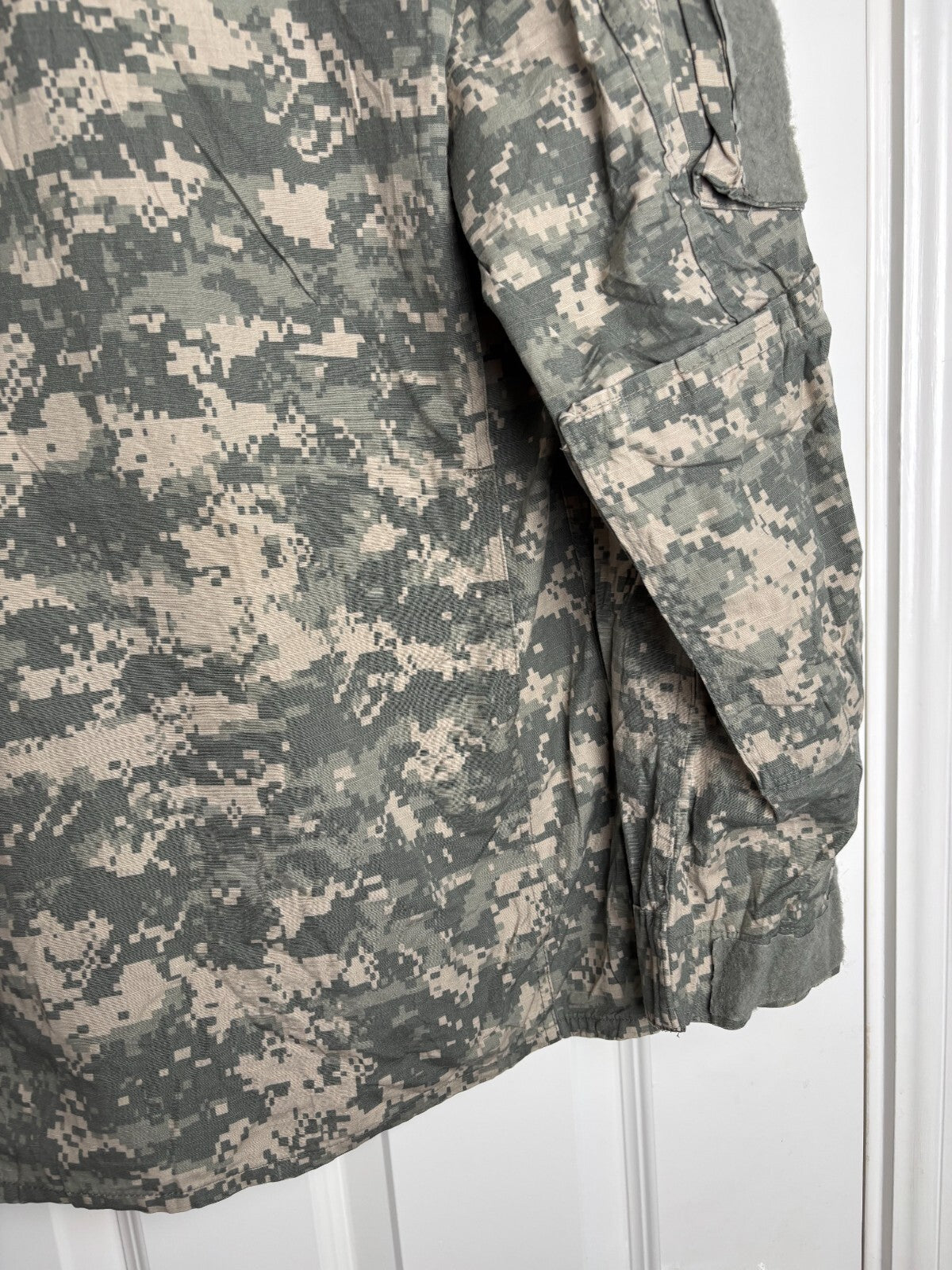 Surplus US Army ACU Combat Uniform Jacket-Small Regular - The Militaria Shop