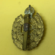 Load image into Gallery viewer, Original WW2 British Army Royal Engineers RE Cap Badge - The Militaria Shop