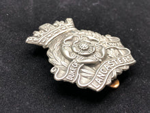 Lade das Bild in den Galerie-Viewer, Original WW1/WW2 British Army The Duke of Lancaster's Own Yeomanry Title Badge - The Militaria Shop