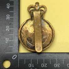 Lade das Bild in den Galerie-Viewer, Original British Army Cap Badge - 7th Queen's Own Hussars - The Militaria Shop