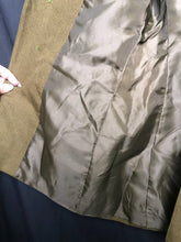 Lade das Bild in den Galerie-Viewer, Original British Army No.2 Dress Uniform Jacket - Grade 1 - Size 176/92/76 - The Militaria Shop