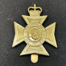 Charger l'image dans la galerie, Genuine Canadian Army Cap Badge - Brockville Rifles - The Militaria Shop